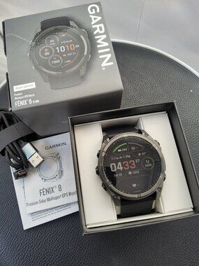 GARMIN 51 mm FENIX 8  SOLAR SAPPHIRE CARBON GRAY DLC TITANIUM GPS SMARTWATCH